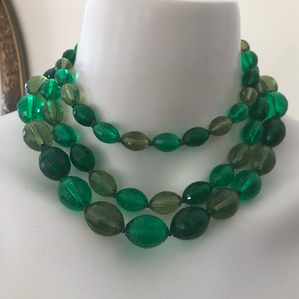 Vintage Green Beads, Triple Strand - Picture 4 of 5